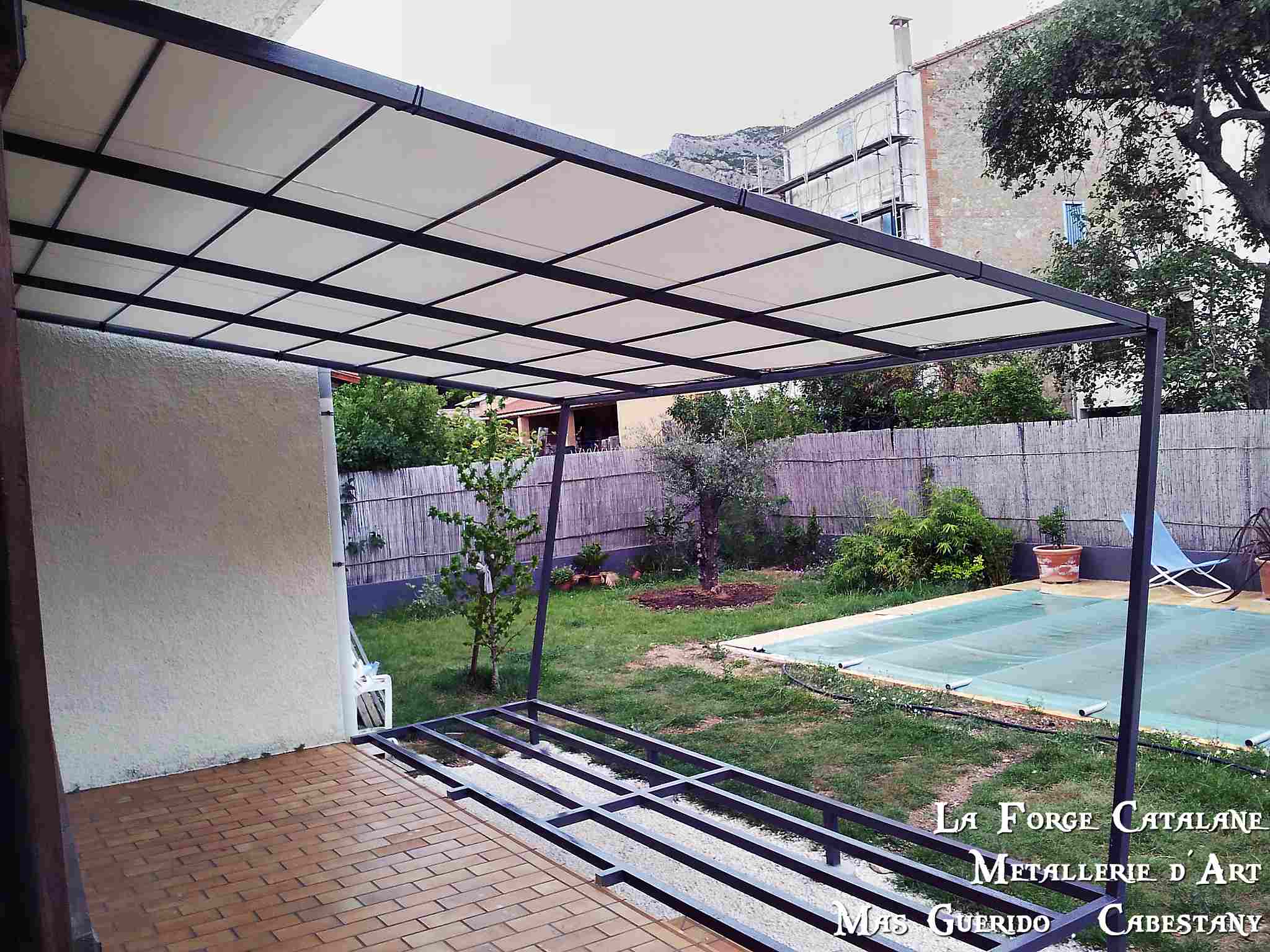 pergola toit pente tube bache SOLTIS fer Forge Catalane Cabestany.jpg